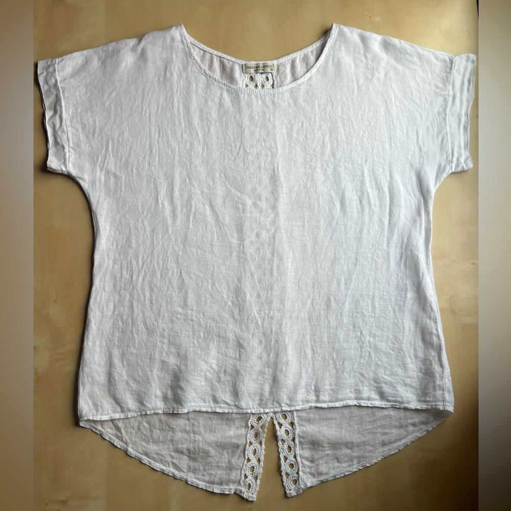 Women's White Short Sleeve Linen Tee with Crochet Trim
